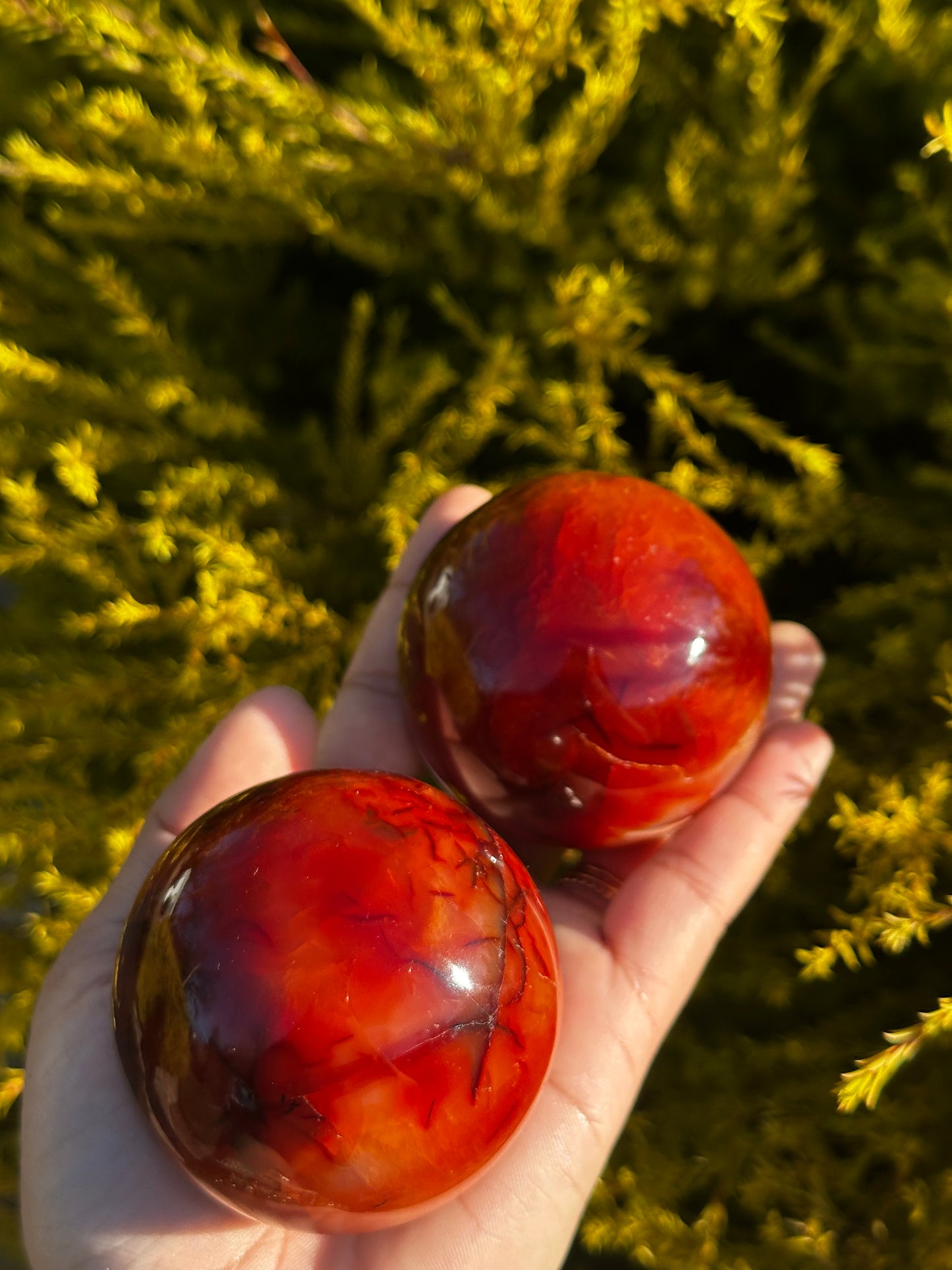 Carnelian spheres