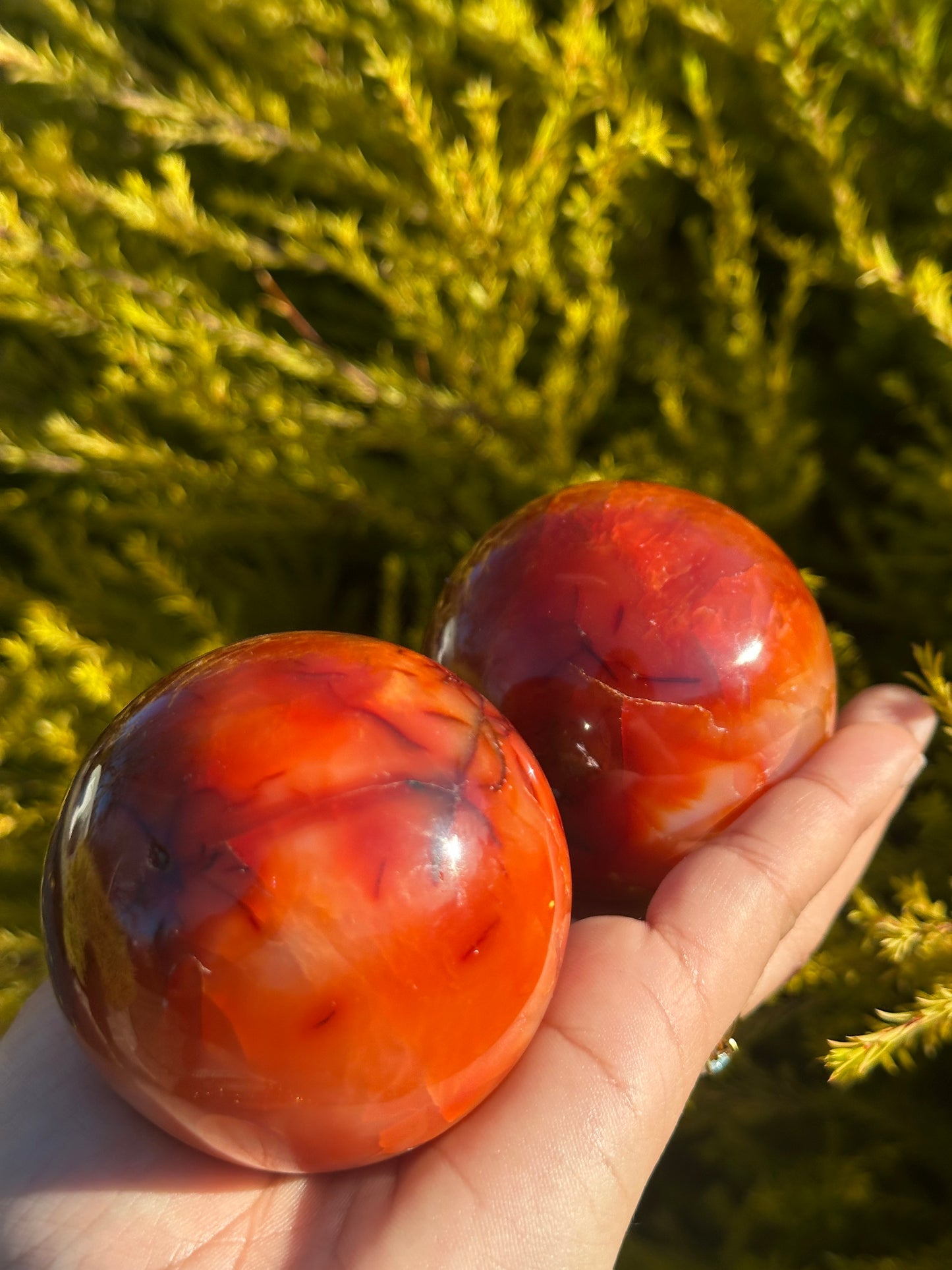 Carnelian spheres