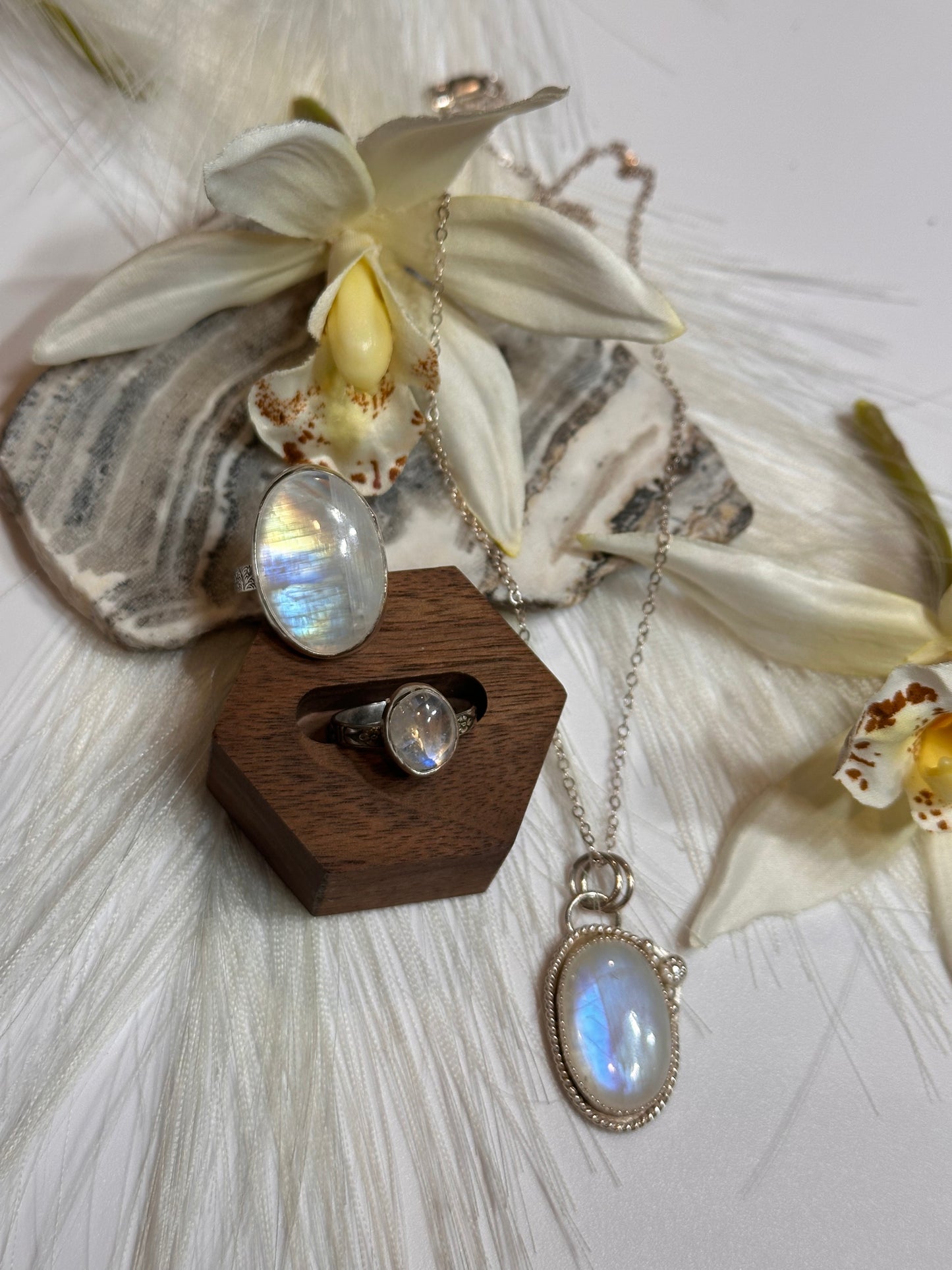 Aurora Astraluis Rings (Moonstone) - Sz 7