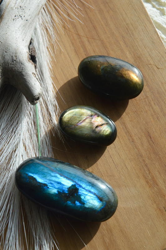 Labradorite palmstones