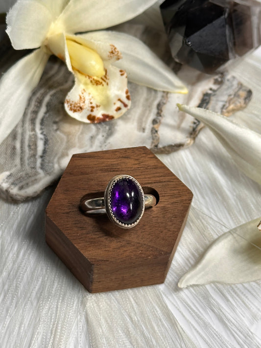 Oval Amethyst ring - Sz 10