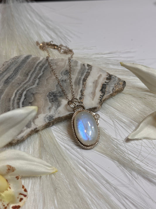 Aurora Astraluis Pendant (Moonstone)