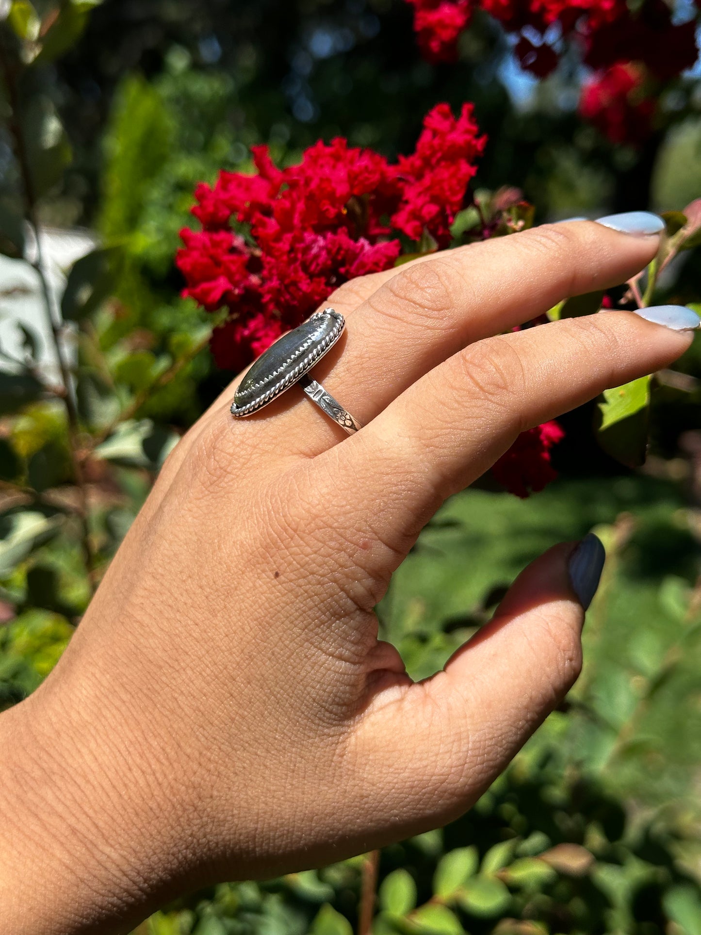 Daisy bloom ring