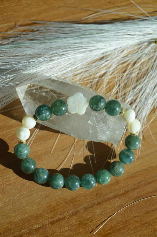 Teal Shimmering Pearl Bracelet