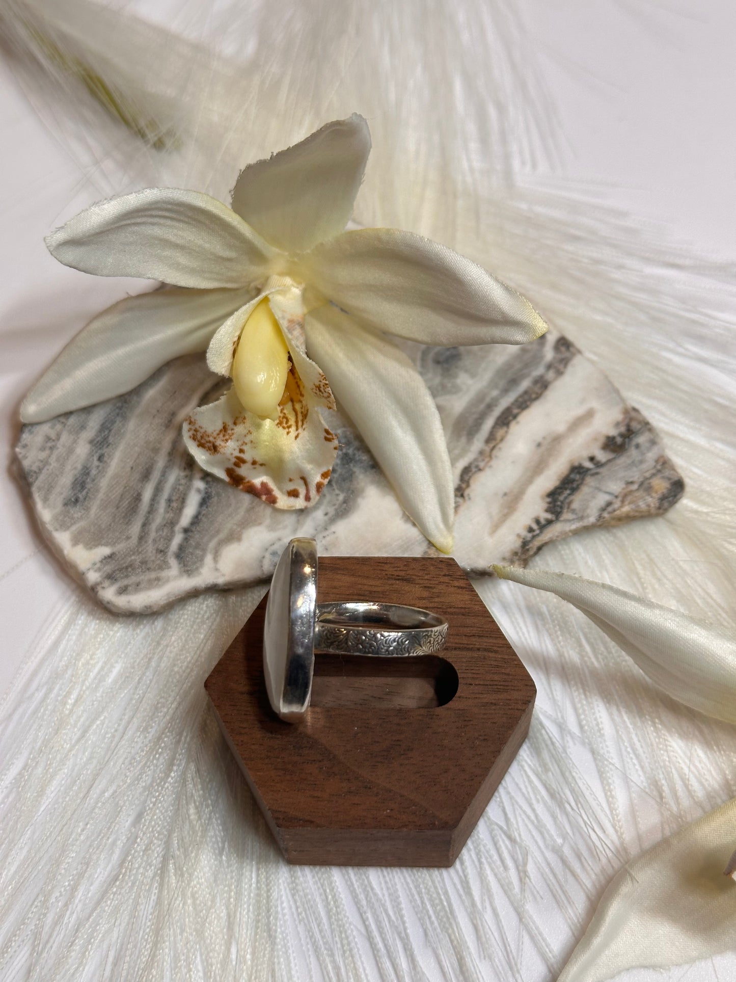 Aurora Astraluis Rings (Moonstone) - Sz 7