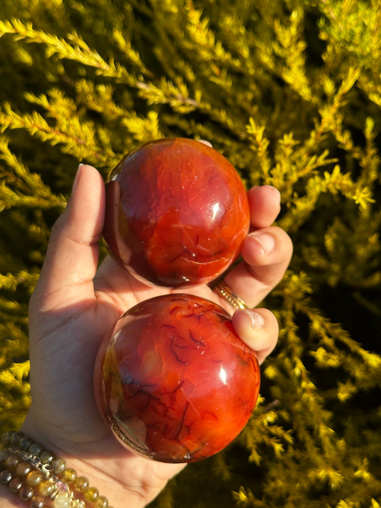Carnelian spheres