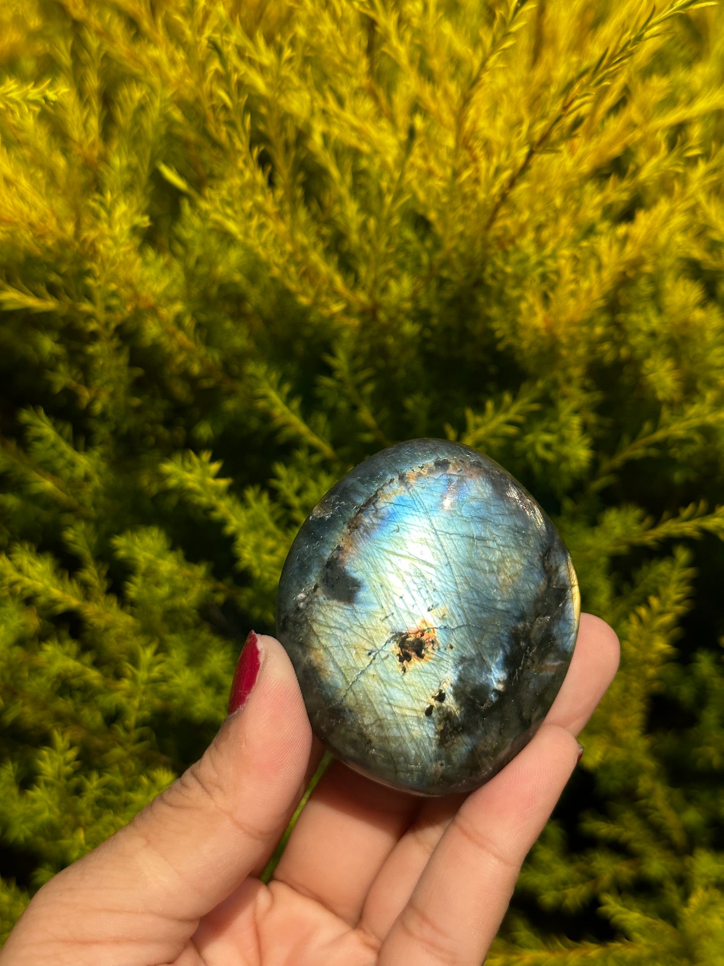 Labradorite palmstone